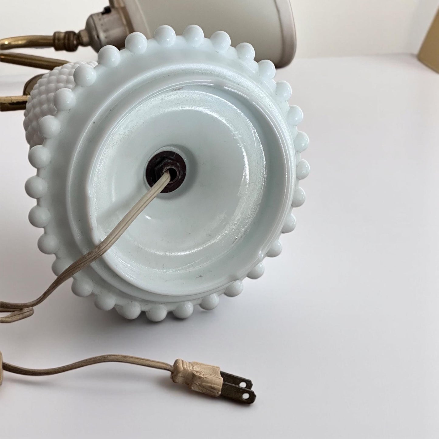 Vintage Hobnail Milk Glass Double-Arm Adjustable Lamp with Brass Accents – Dual Light, Working Condition
