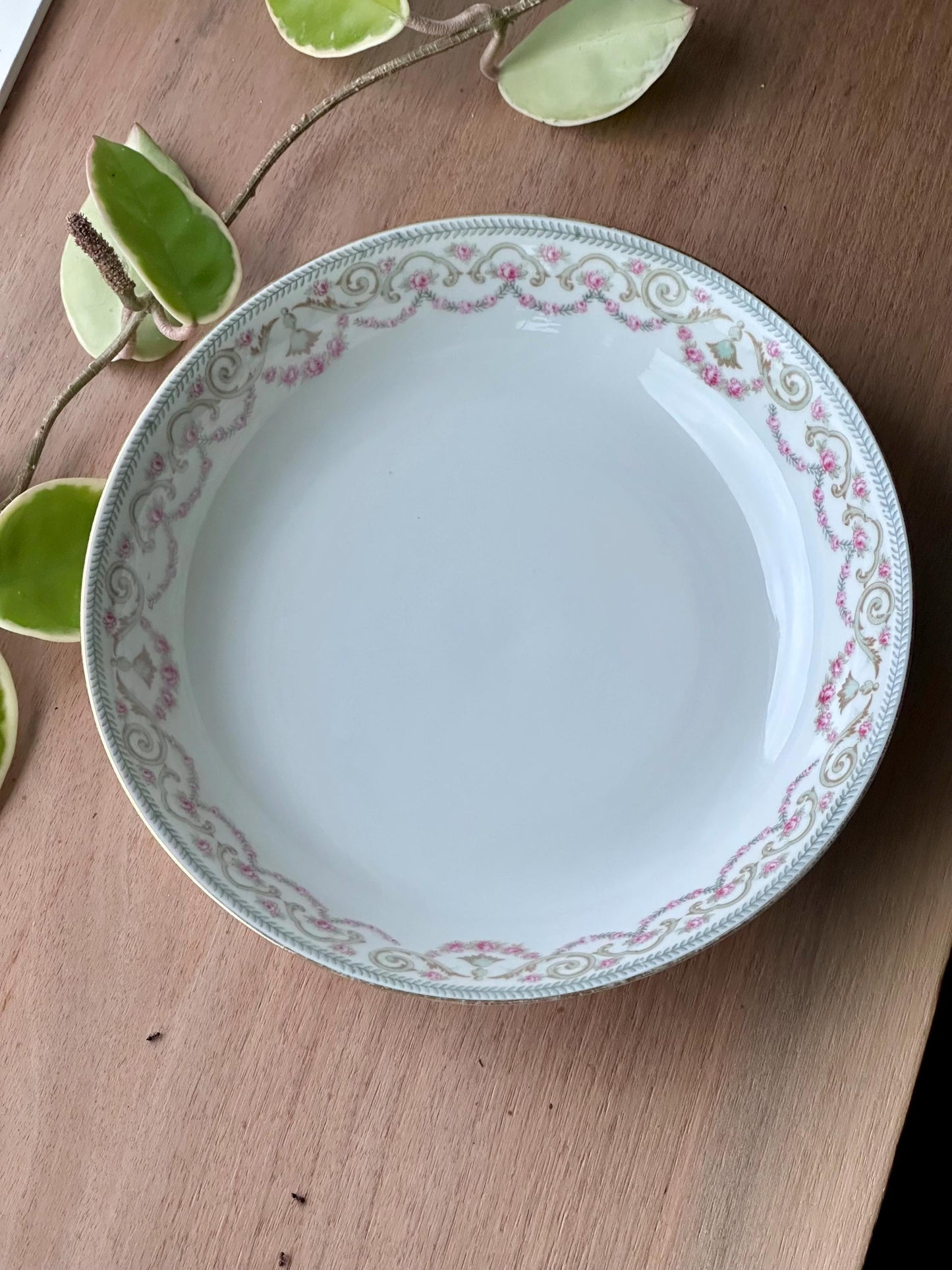 Set of 8 Antique Limoges Soup Bowls – Elite Works by Bawo + Dotter – Hand-Painted Pink Garlands & Gold Scrolls – France, ca. 1900–1914