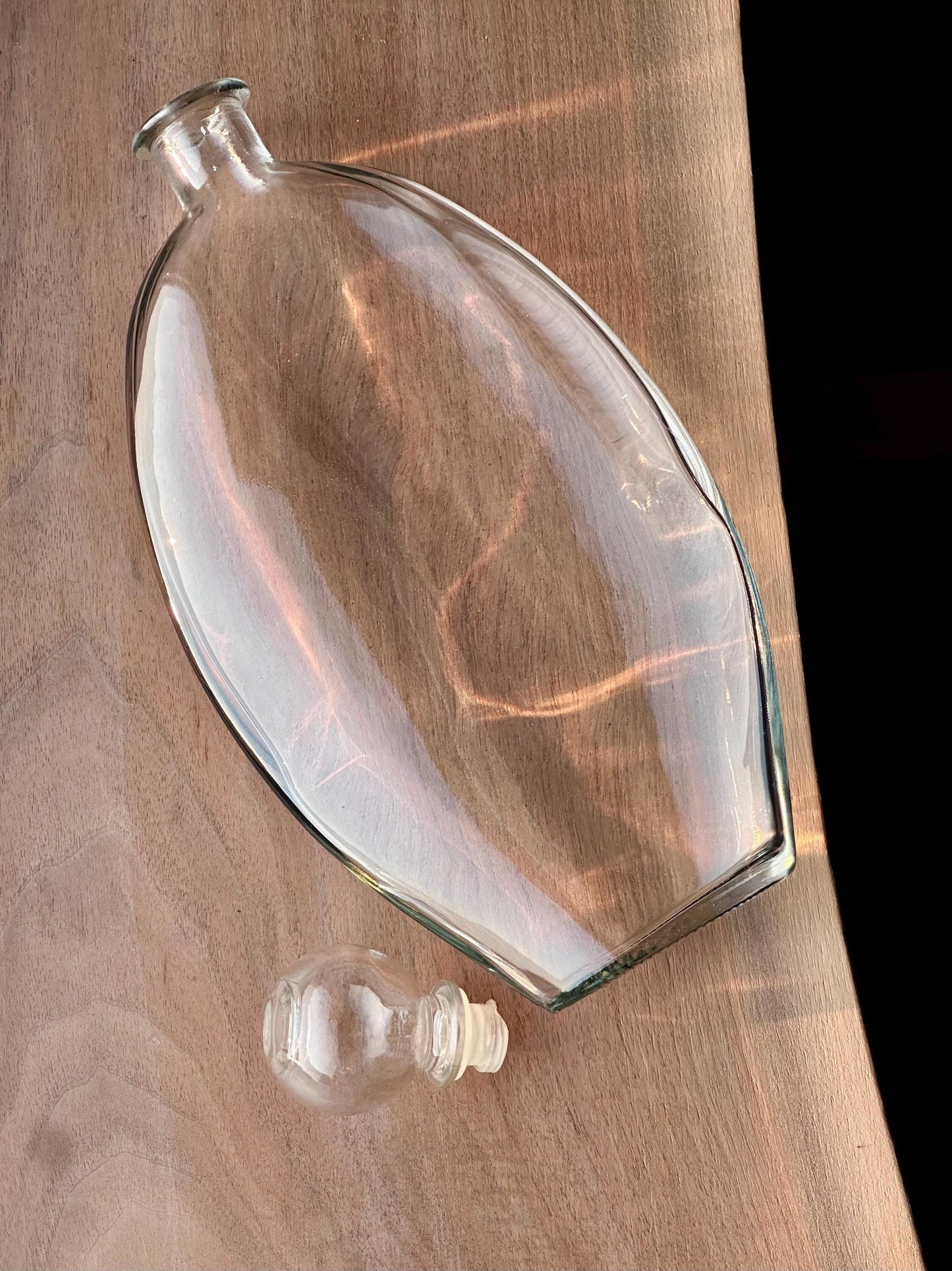 Vintage Clear Glass Bottle Decanter with Round Stopper – 750ml