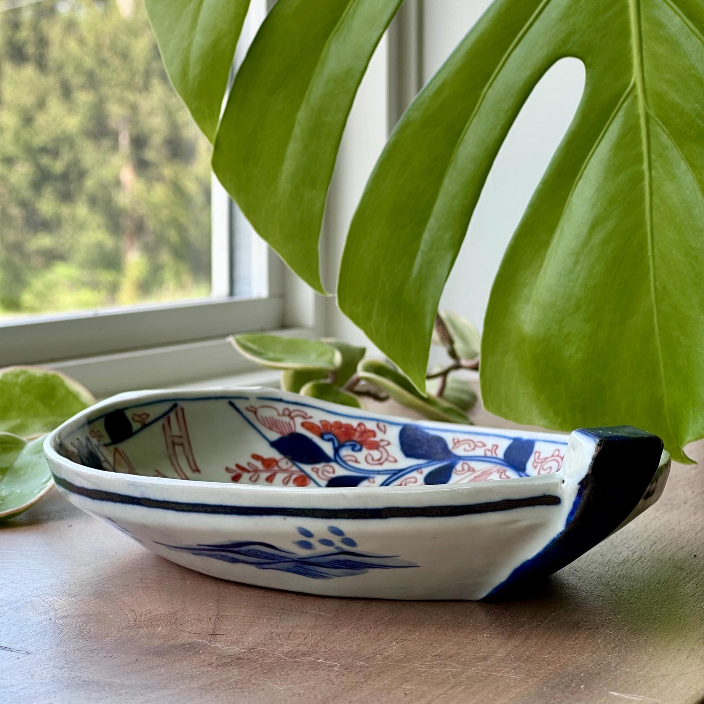 Antique Japanese Imari Boat Dish - Meji Period 1868-1912