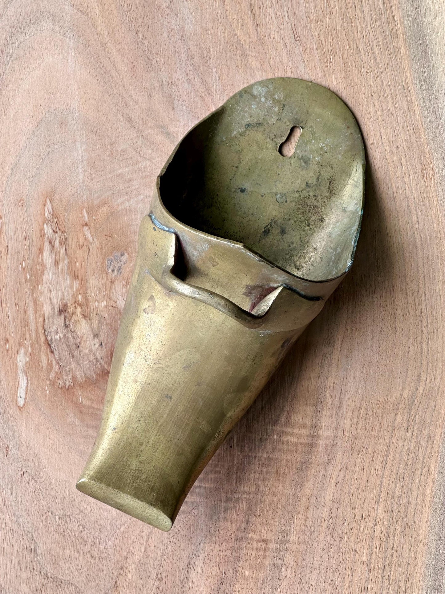 Antique Brass Conquistador Stirrup Wall Pocket – Sleek Polished Finish