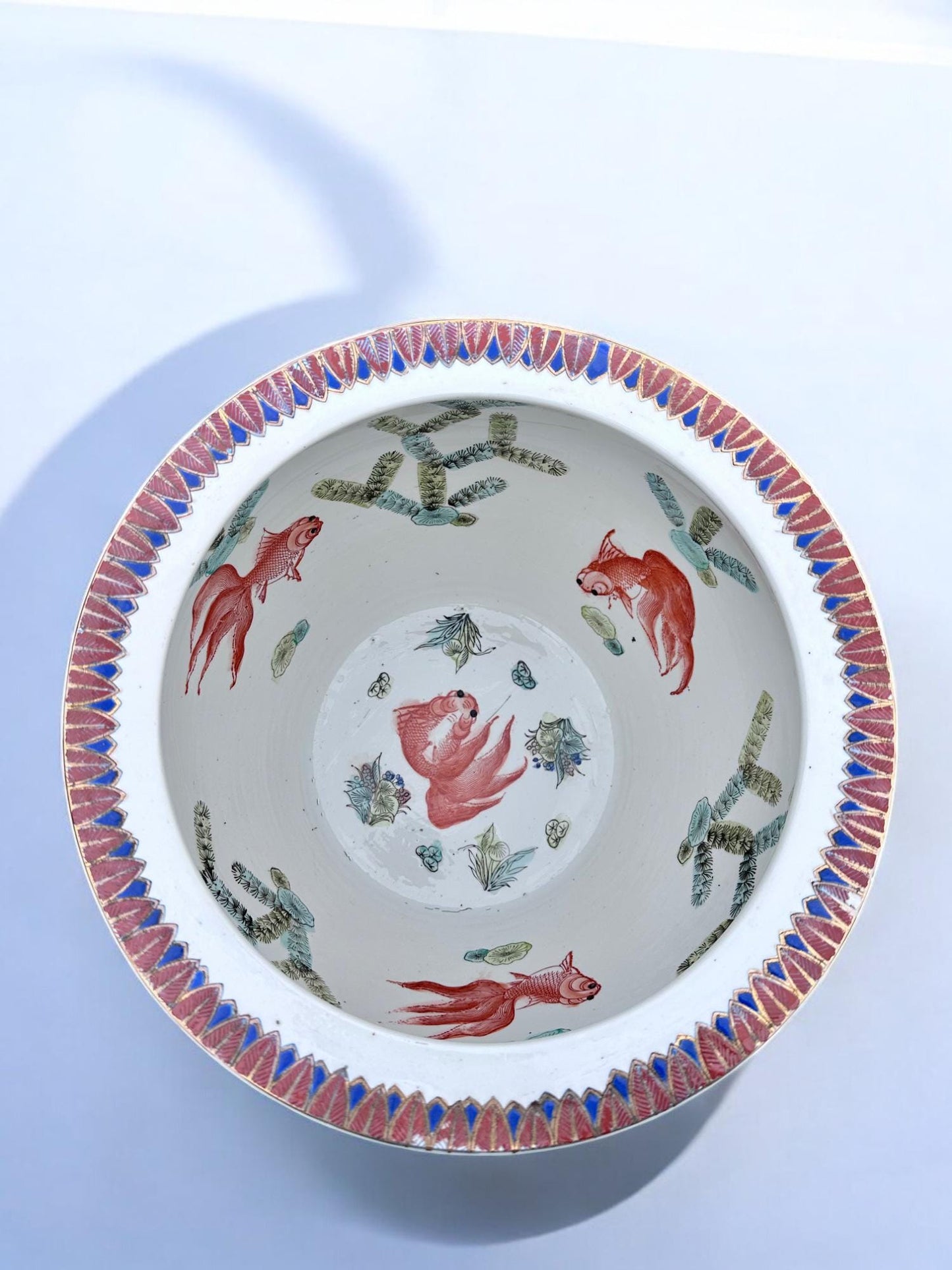 Large Vintage Imari Style Fishbowl Planter with Hand-Painted Koi & Floral Motifs – Includes Carved Wood Stand
