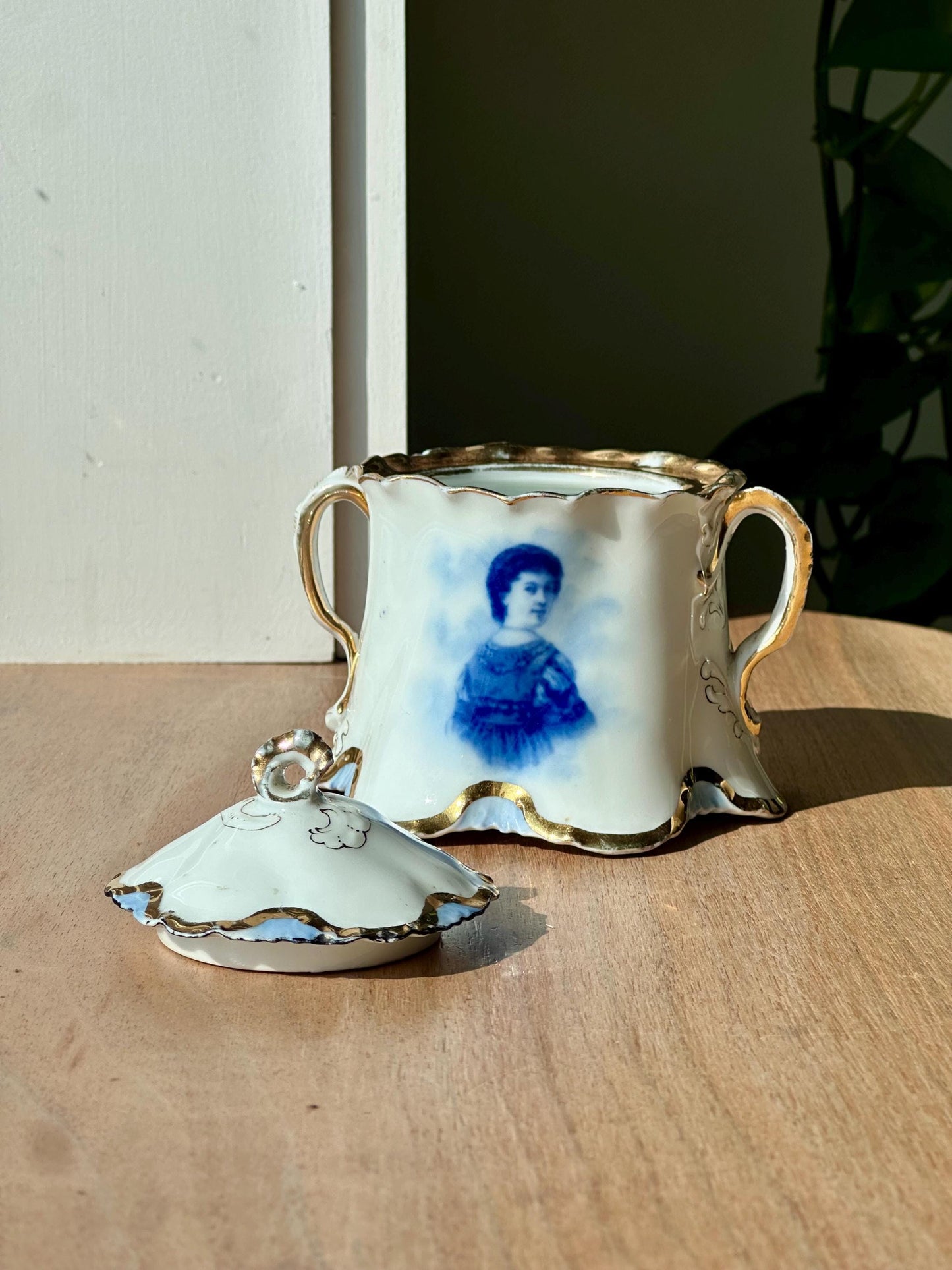 Antique R.C. Versailles Portrait Sugar Bowl – Hand-Painted Gold Trim, Double Handle, Made in Germany