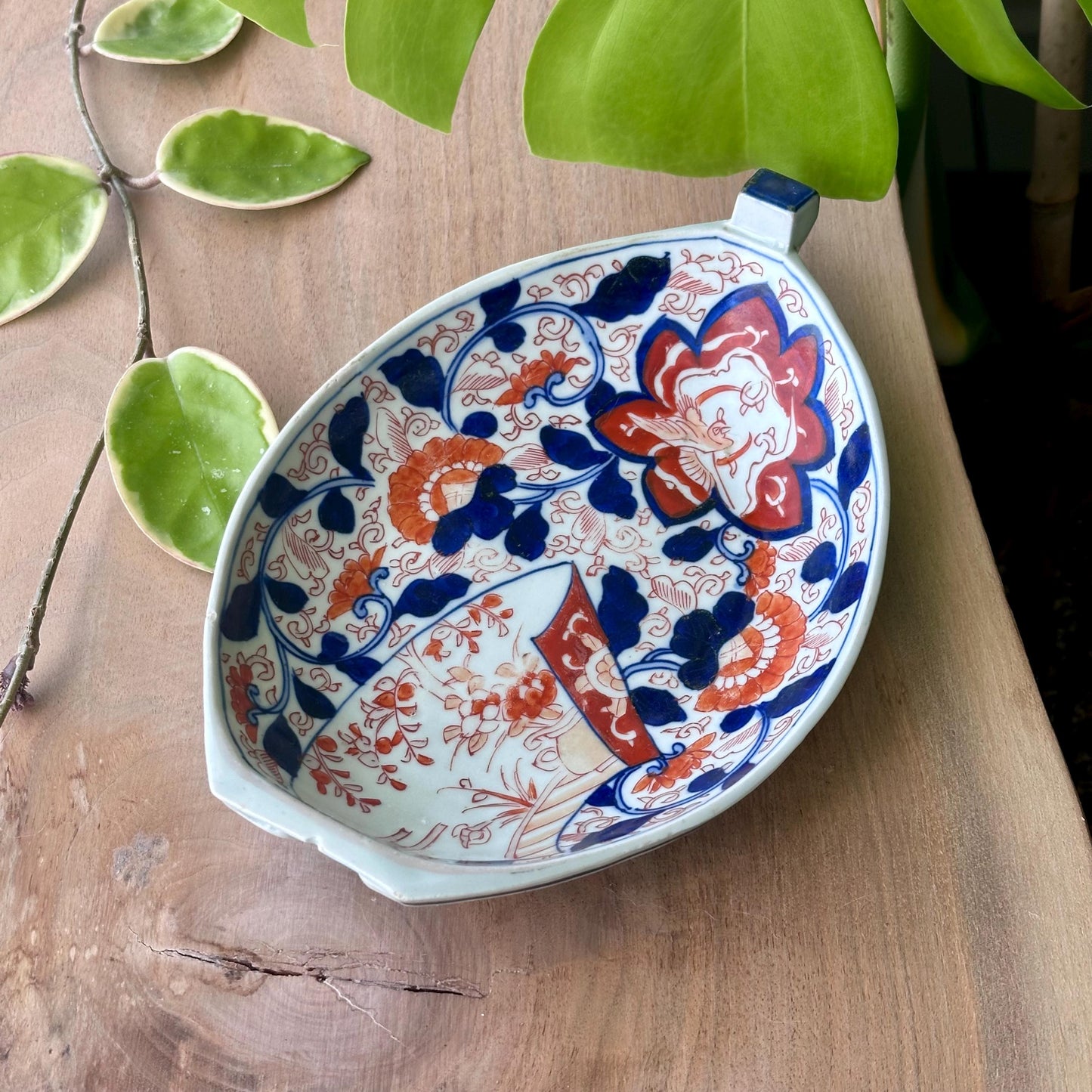 Antique Japanese Imari Boat Dish - Meji Period 1868-1912