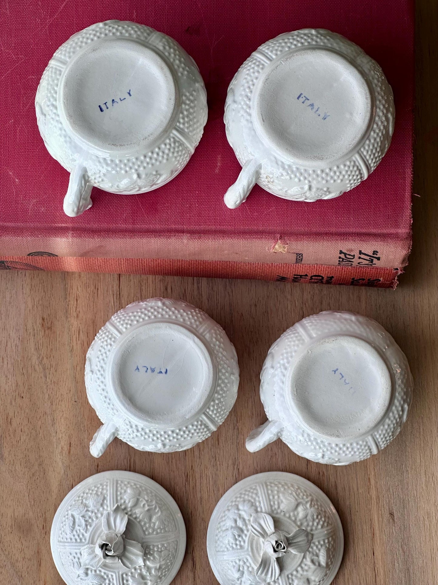 Set of 4 Mottahedeh White Ceramic Pots de Crème with Floral Relief – Made in Italy