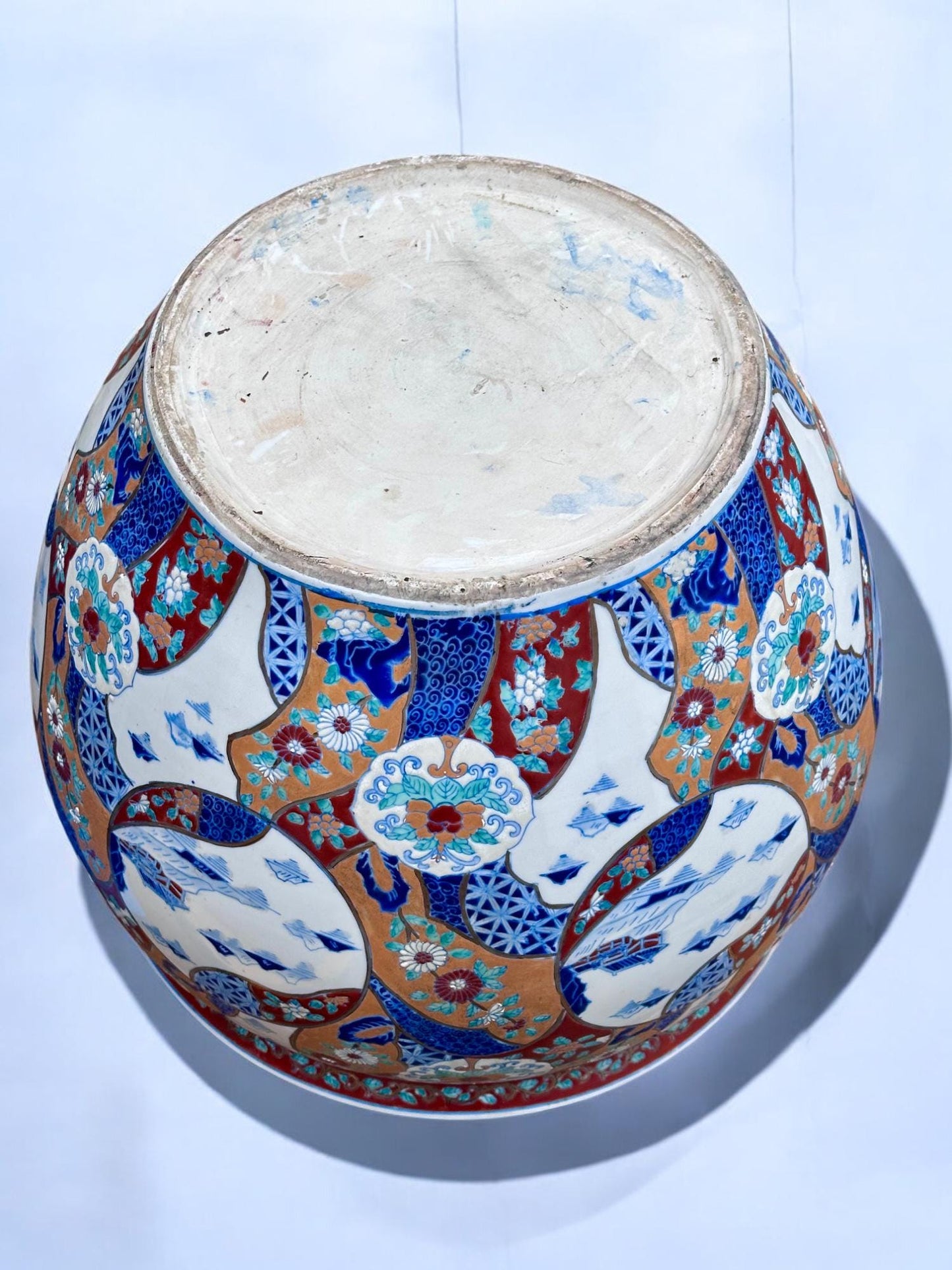 Large Vintage Imari Style Fishbowl Planter with Hand-Painted Koi & Floral Motifs – Includes Carved Wood Stand