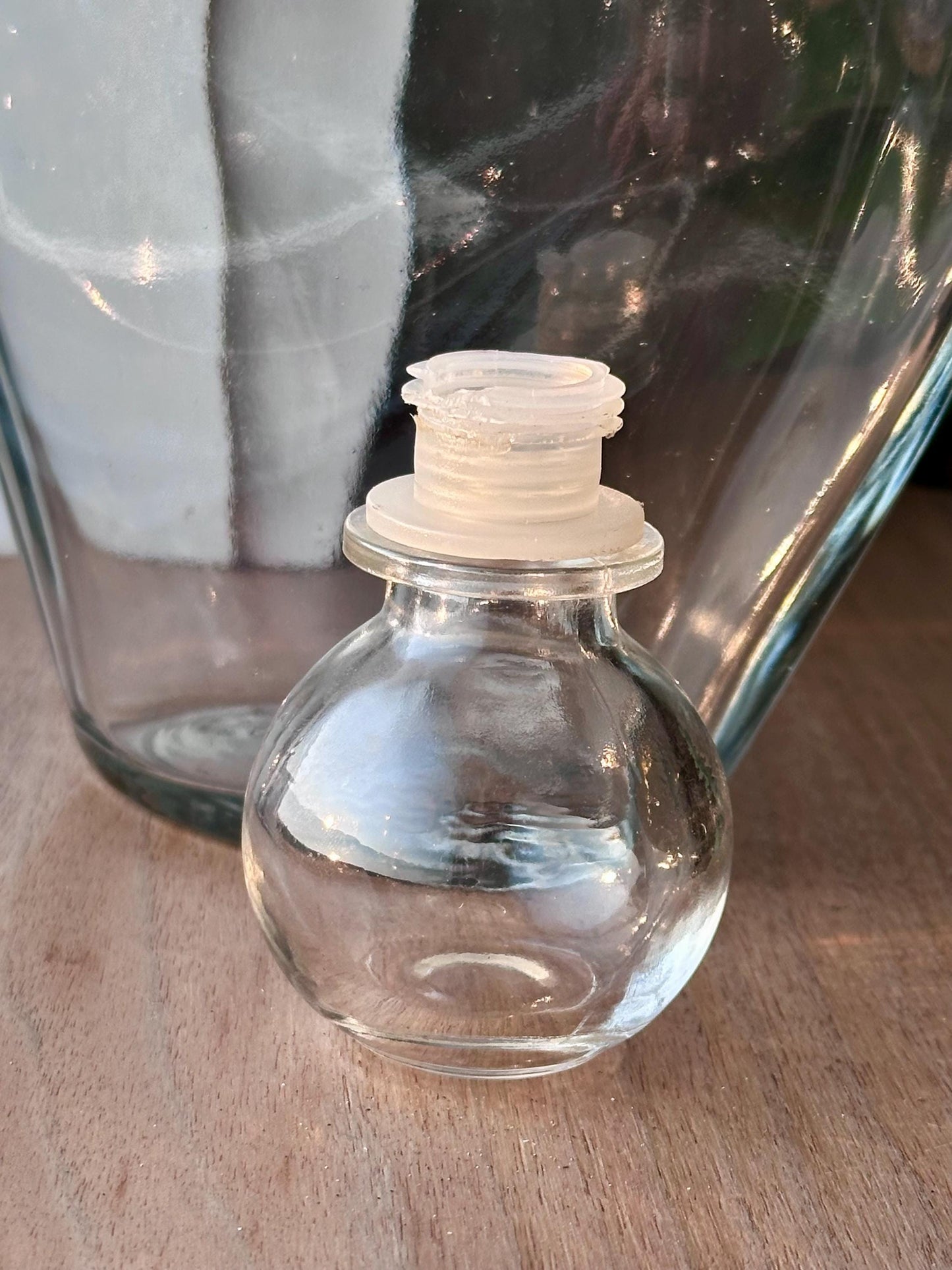 Vintage Clear Glass Bottle Decanter with Round Stopper – 750ml