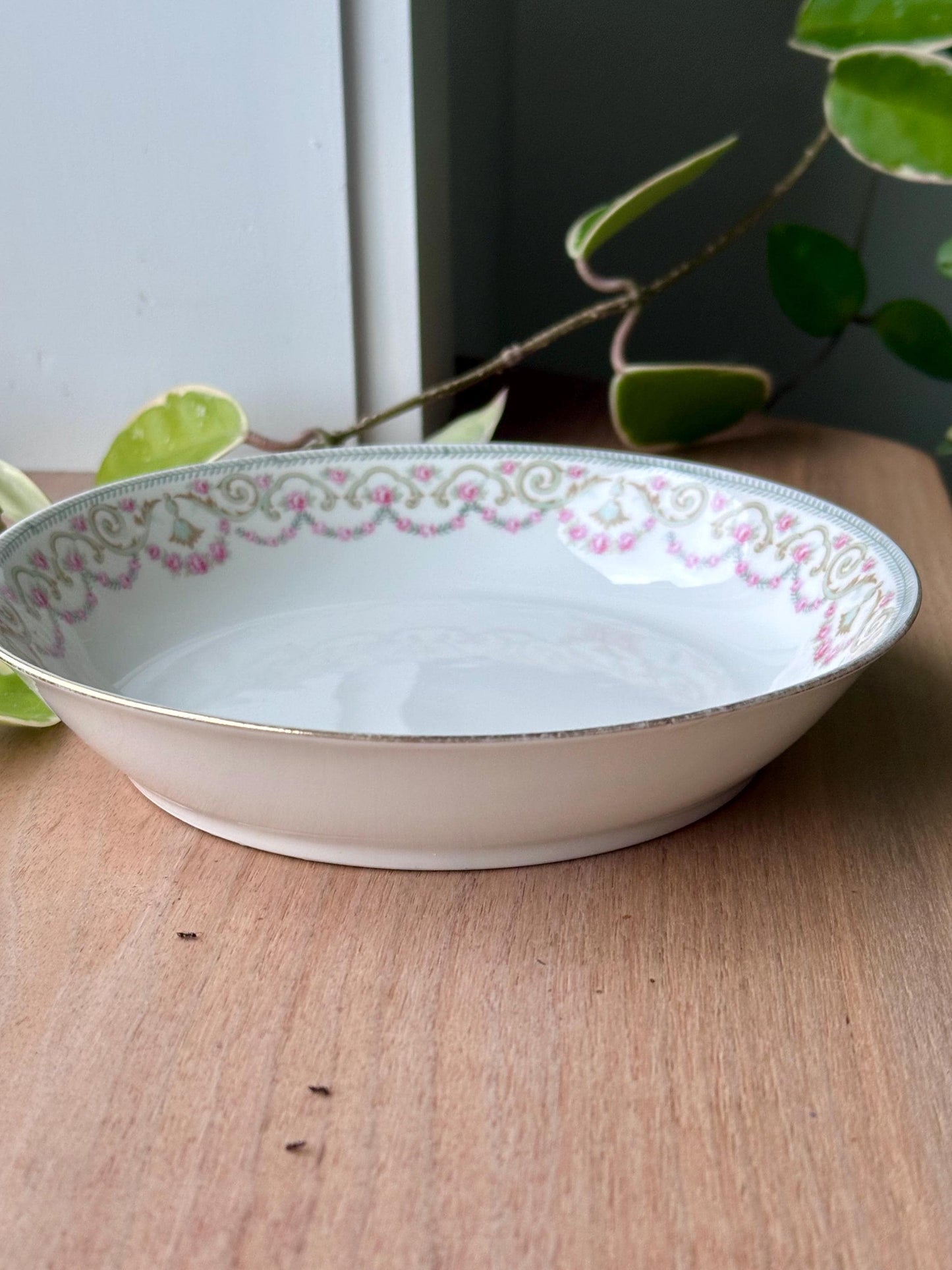 Set of 8 Antique Limoges Soup Bowls – Elite Works by Bawo + Dotter – Hand-Painted Pink Garlands & Gold Scrolls – France, ca. 1900–1914