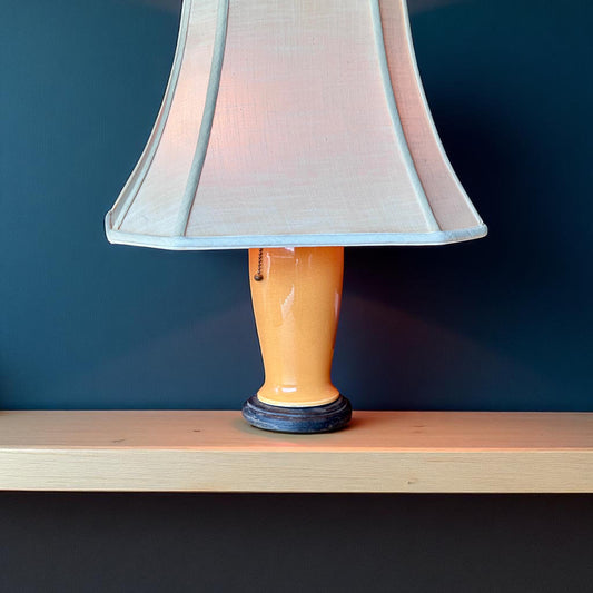 Vintage Ceramic Table Lamp with Crackle Glaze and Pagoda Shade – Warm Golden Ochre with Working Pull Chain