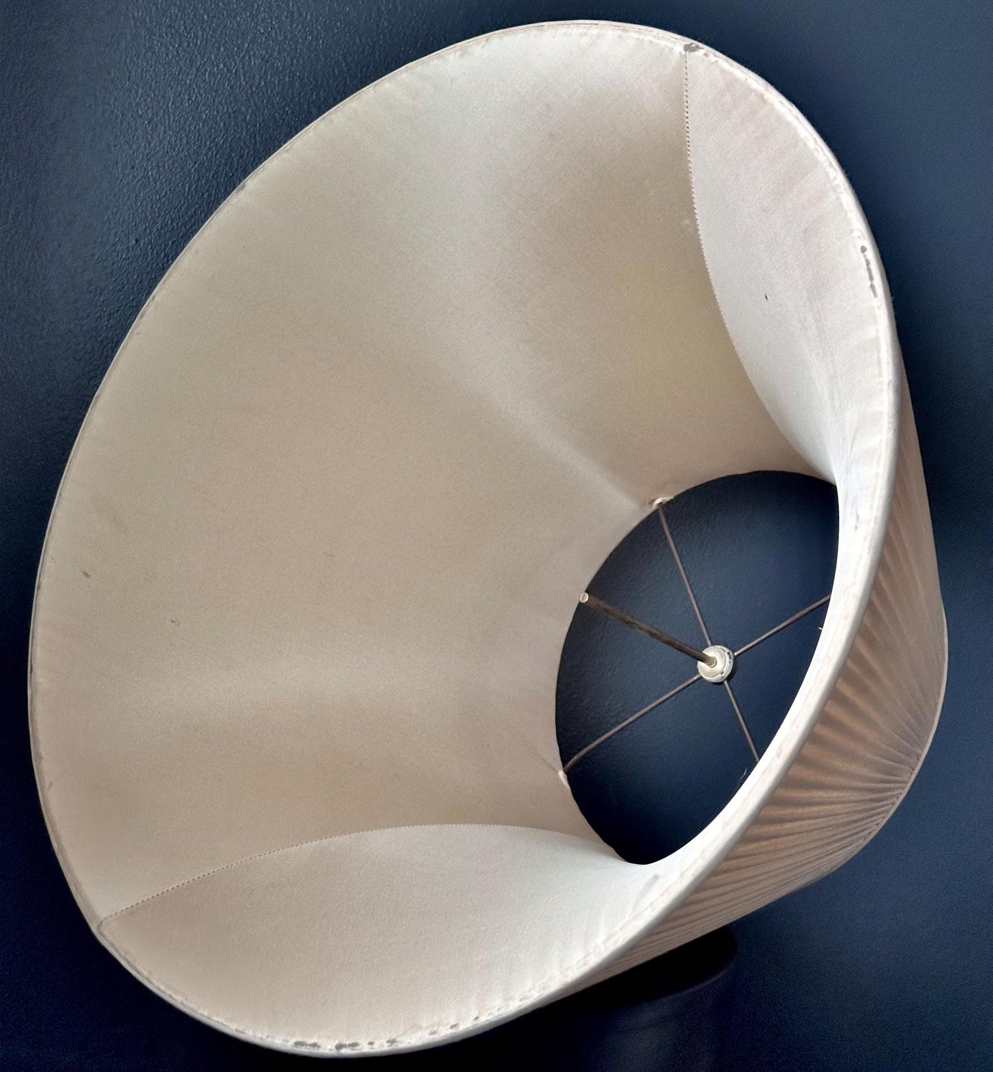 Vintage Swirl Ceramic Table Lamp with Pleated Shade – Mid-Century Modern Lighting