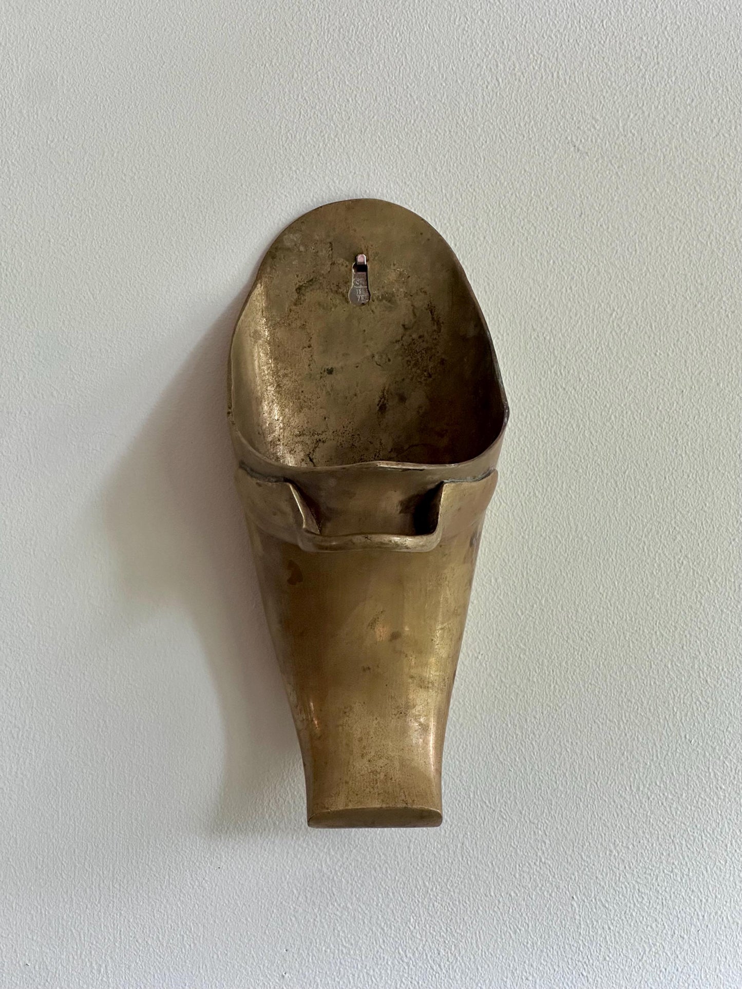 Antique Brass Conquistador Stirrup Wall Pocket – Sleek Polished Finish