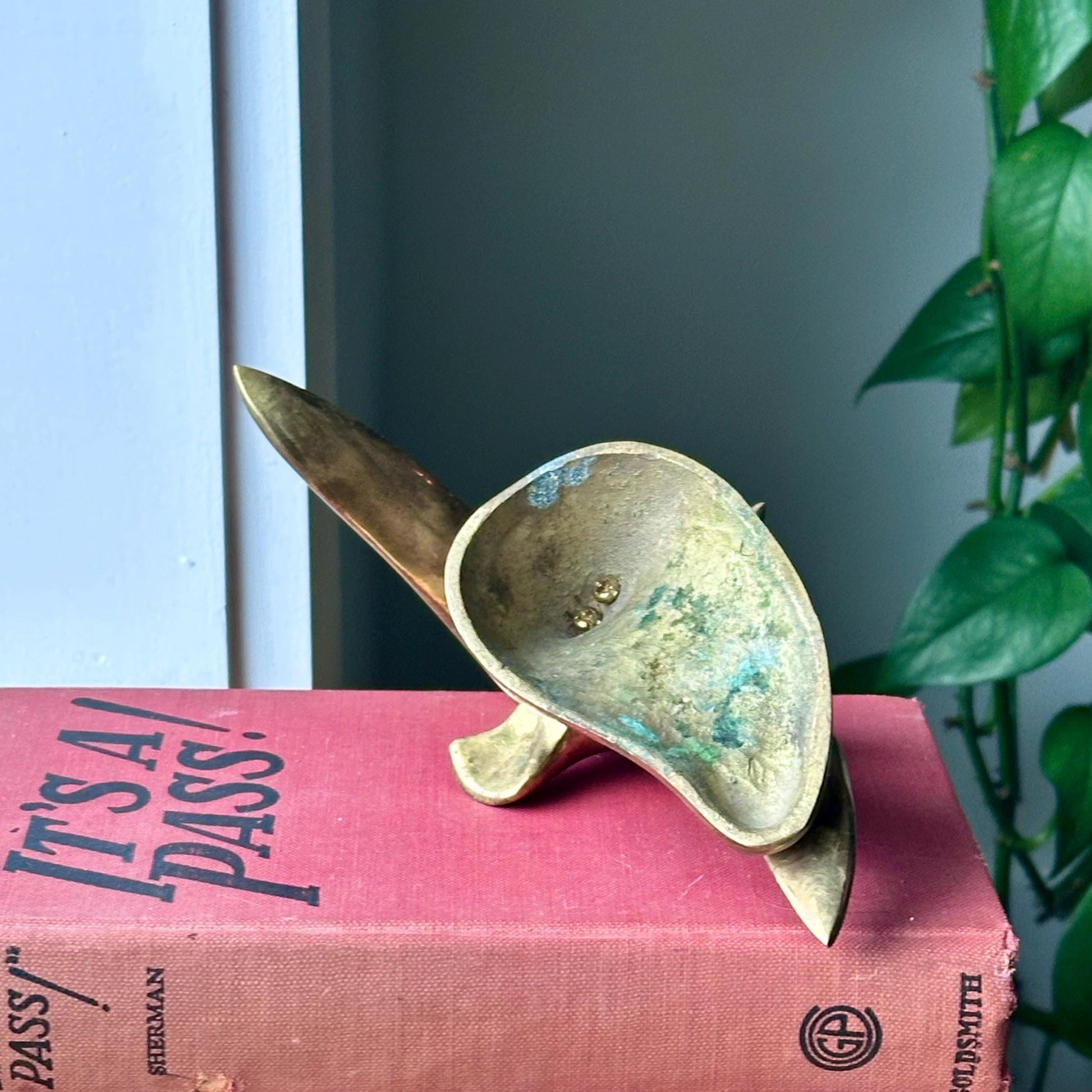 Vintage Brass Seagull Sculpture | Mid Century Modern Bird Figurine | Coastal Decor