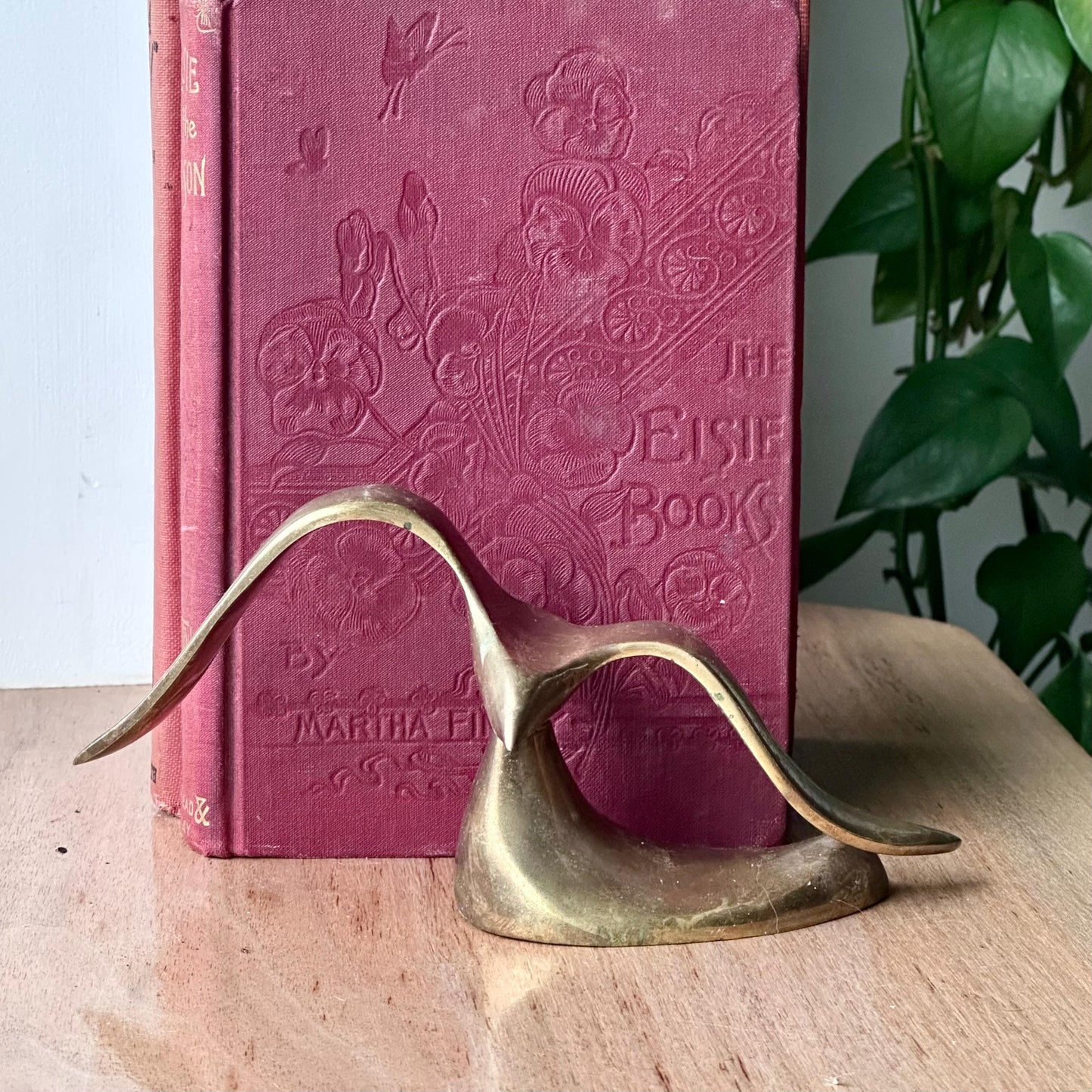 Vintage Brass Seagull Sculpture | Mid Century Modern Bird Figurine | Coastal Decor