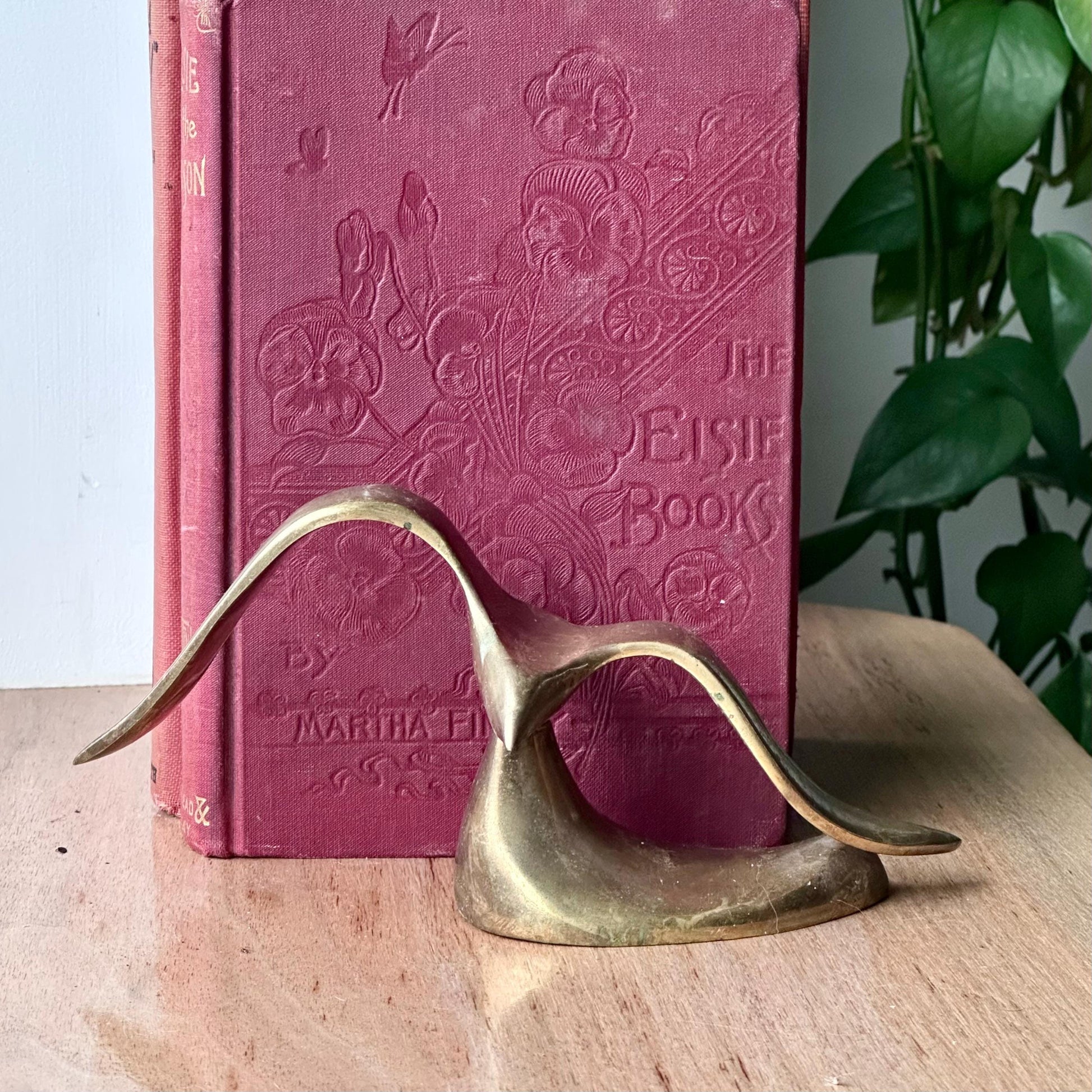 Vintage Brass Seagull Sculpture | Mid Century Modern Bird Figurine | Coastal Decor